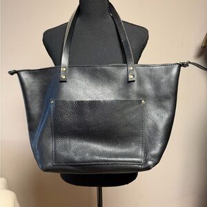 Portland Leather Large Zipper Tote in Pebbled Black